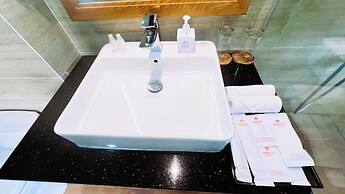 Marina Bay Con Dao Hotel