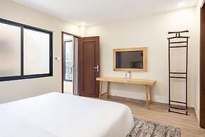 Marina Bay Con Dao Hotel