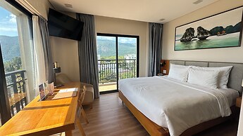 Marina Bay Con Dao Hotel