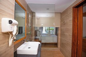 Marina Bay Con Dao Hotel