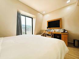 Marina Bay Con Dao Hotel