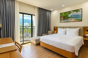 Marina Bay Con Dao Hotel