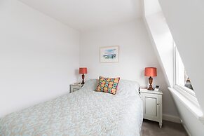 JOIVY Pimlico Flat with Terrace for 3