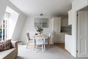 JOIVY Pimlico Flat with Terrace for 3