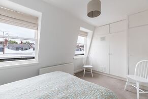 JOIVY Pimlico Flat with Terrace for 3