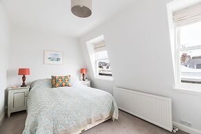 JOIVY Pimlico Flat with Terrace for 3