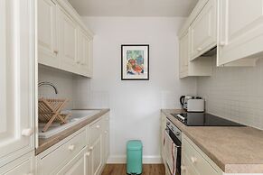 JOIVY Pimlico Flat with Terrace for 3
