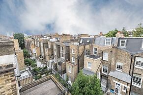 JOIVY Pimlico Flat with Terrace for 3
