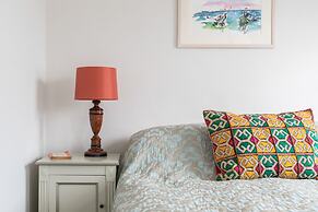 JOIVY Pimlico Flat with Terrace for 3