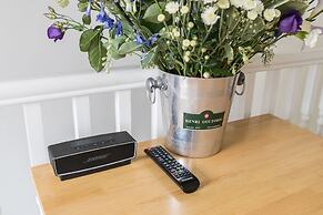 JOIVY Pimlico Flat with Terrace for 3