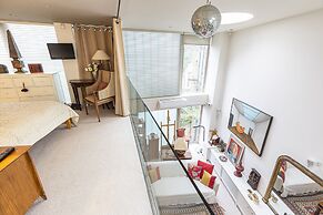 JOIVY Artsy Studio Flat in Fulham near River Thames