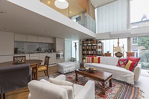 JOIVY Artsy Studio Flat in Fulham near River Thames