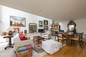 JOIVY Artsy Studio Flat in Fulham near River Thames