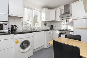 JOIVY Charming 1 Bed Flat, Sleeps 4