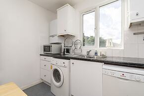 JOIVY Charming 1 Bed Flat, Sleeps 4
