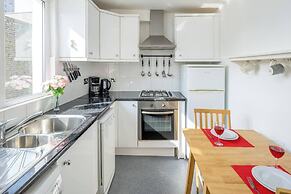 JOIVY Charming 1 Bed Flat, Sleeps 4