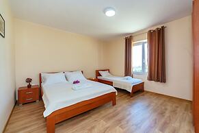 Uphill Glavanovic Villa