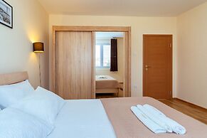 Uphill Glavanovic Villa