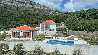 Uphill Glavanovic Villa