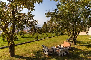 Uphill Glavanovic Villa