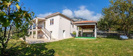 Uphill Glavanovic Villa