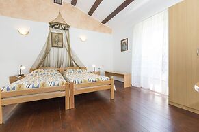 Apartment Justina-Labin-quiet place