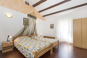 Apartment Justina-Labin-quiet place