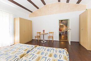 Apartment Justina-Labin-quiet place