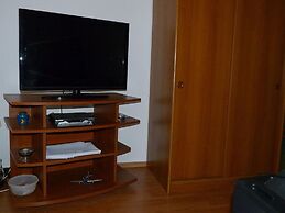 Simple apartment for 2 in Banjole