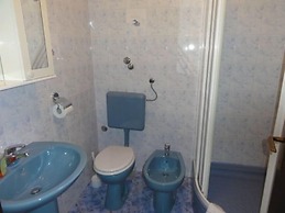 Simple apartment for 2 in Banjole