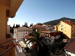 Apartments Holiday Budva