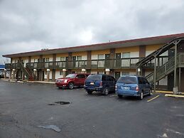 Trailway Motel
