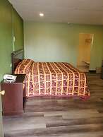 Trailway Motel
