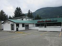 The Mighty Fraser Motel