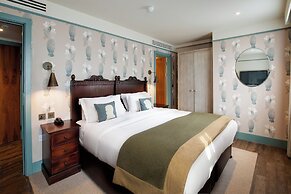 Morton Hotel