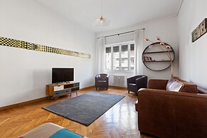 Roomy Apartment Duomo & San Babila