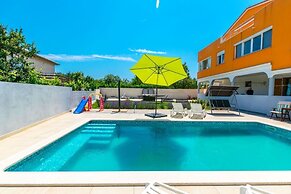 Spacious Apartment Janko