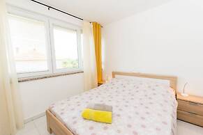 Spacious Apartment Janko