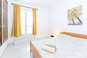 Spacious Apartment Janko