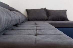 Sea View Apartments Pink & Floyd