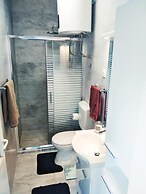 Sea View Apartments Pink & Floyd