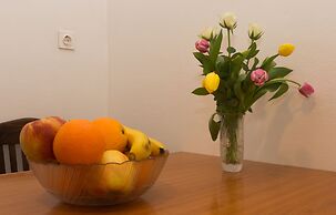 Sea View Apartments Pink & Floyd