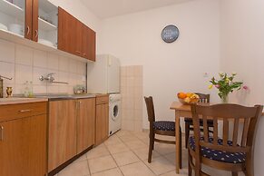 Sea View Apartments Pink & Floyd