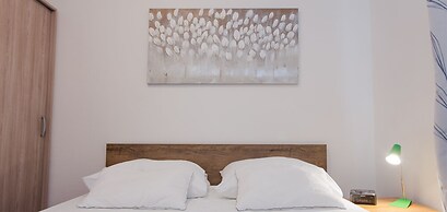 Sea View Apartments Pink & Floyd