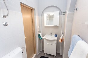 Sea View Apartments Pink & Floyd