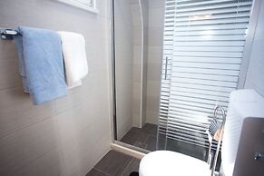 Sea View Apartments Pink & Floyd