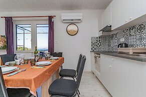 Sea View Apartments Pink & Floyd