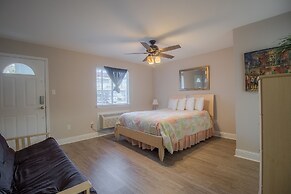 Oak Shores Studio 56