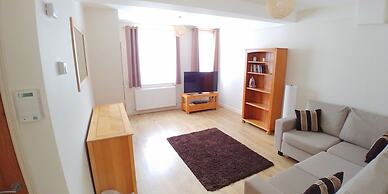 Spacious 3-bedroom House With Superfast Wi-fi