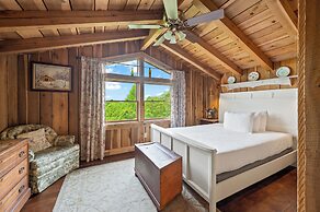 Treetop Retreat